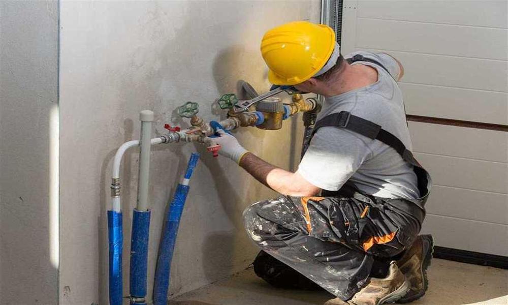 Why You Should Hire a Plumbing Contractor for Your Business